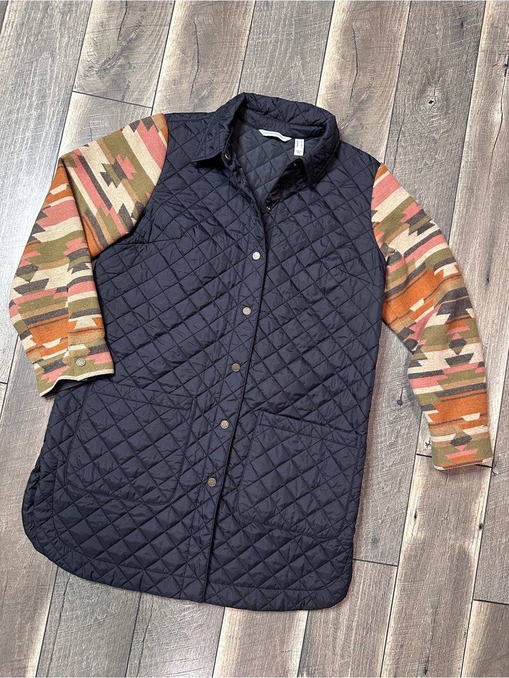 Canyon Retreat Lightweight Aztec Sleeve Button Down Jacket